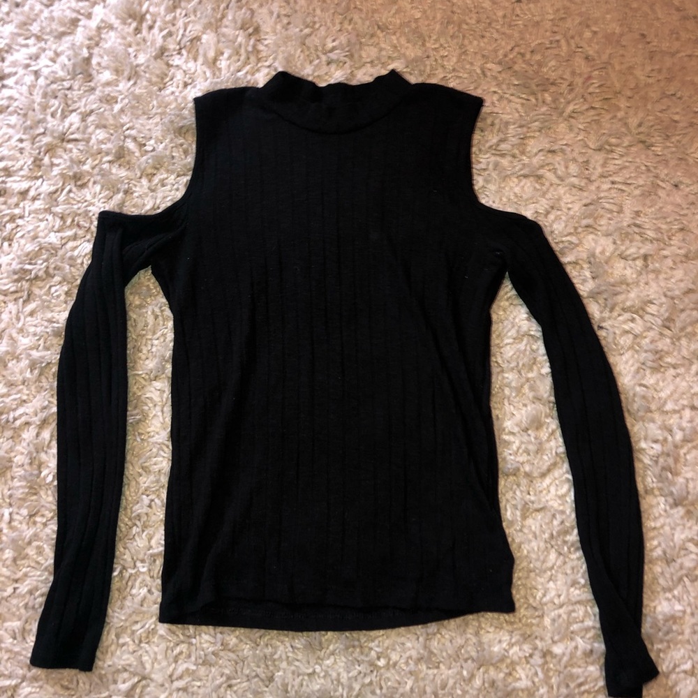 Long sleeve cold shoulder top